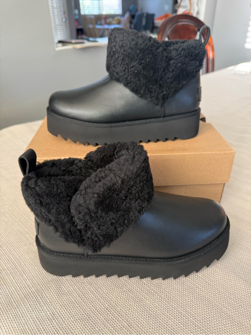 Ugg ultra mini Alina curled Shearling-Trim Platform Boots